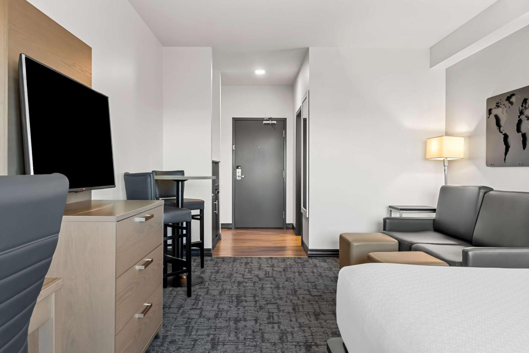 Best Western Plus Winkler Exterior photo