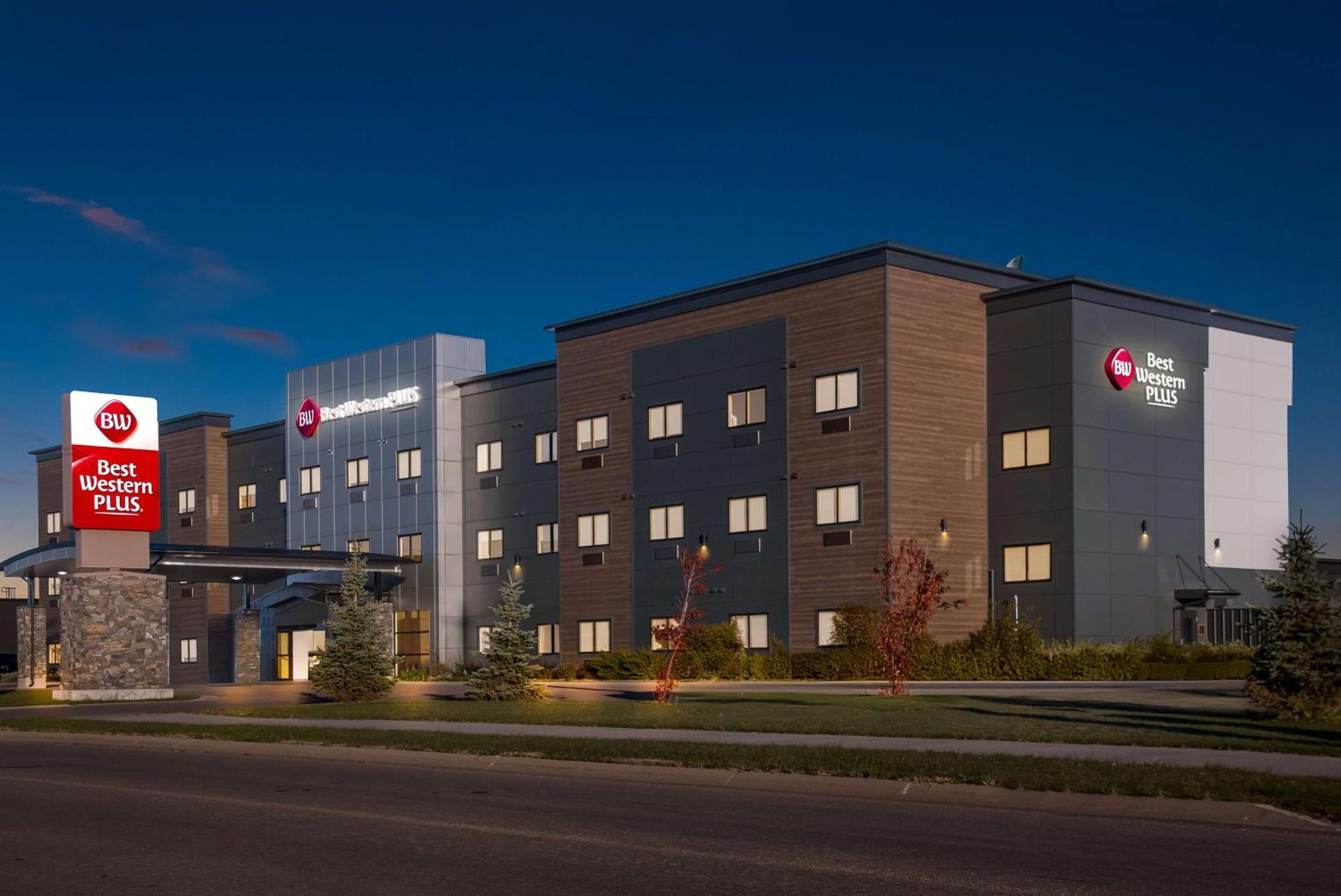 Best Western Plus Winkler Exterior photo