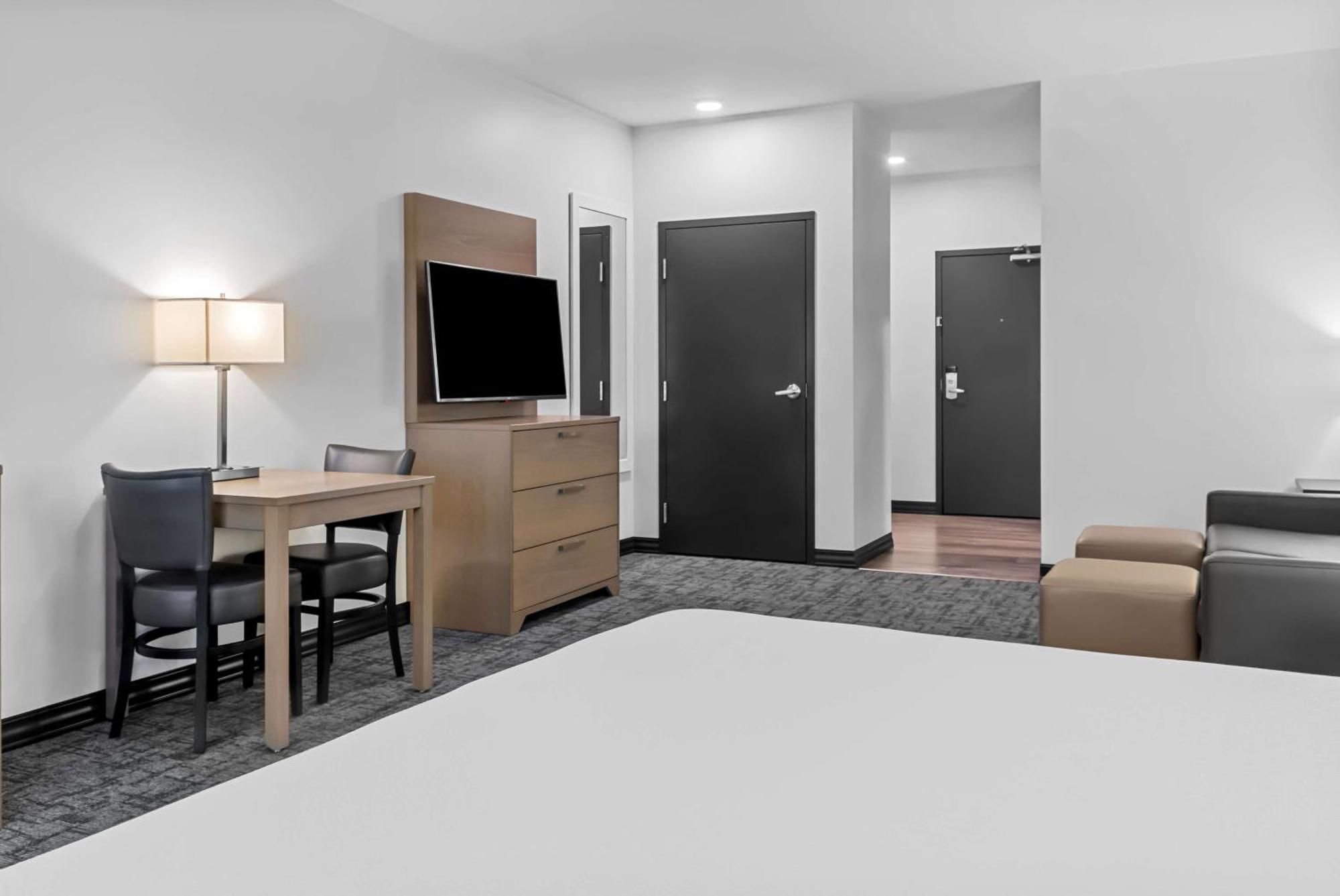 Best Western Plus Winkler Exterior photo