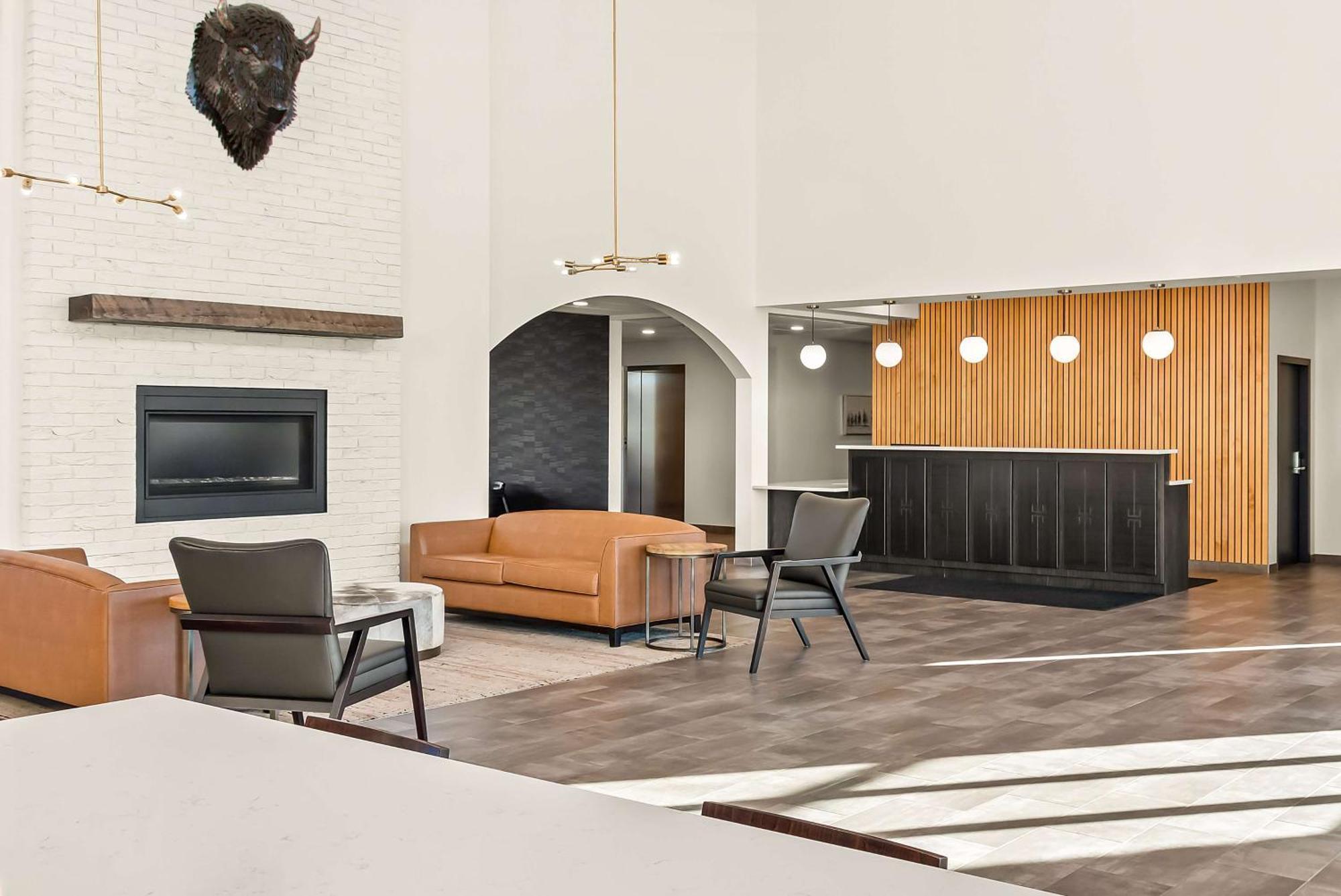 Best Western Plus Winkler Exterior photo